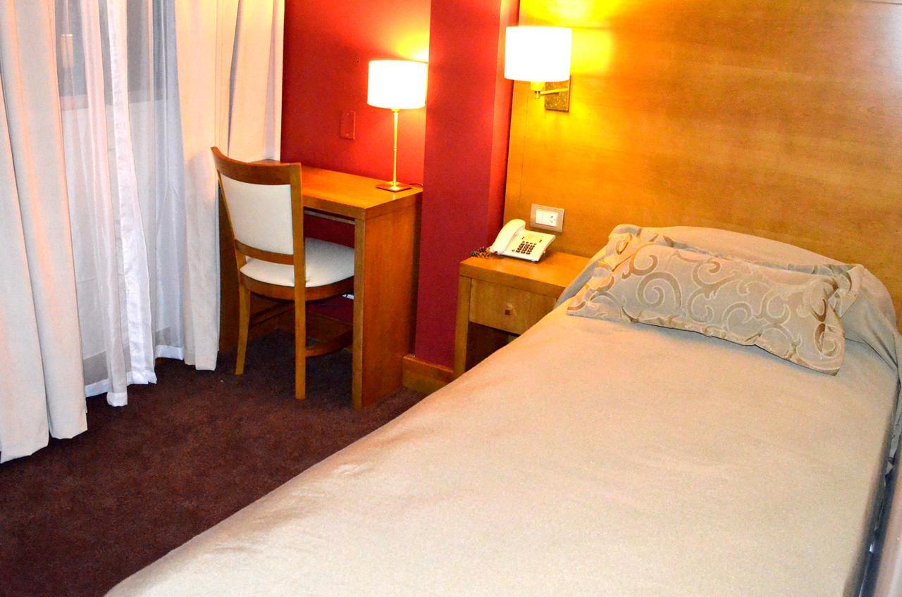 סנטיאגו דל אסטרו Hotel Coventry מראה חיצוני תמונה