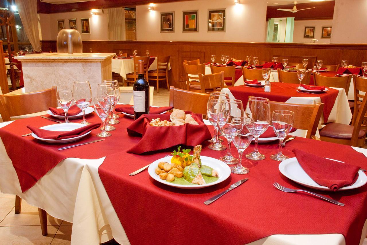 סנטיאגו דל אסטרו Hotel Coventry מראה חיצוני תמונה