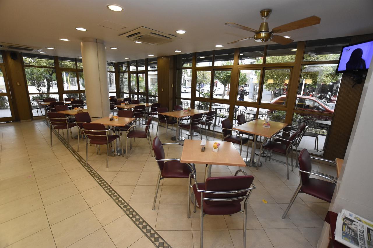 סנטיאגו דל אסטרו Hotel Coventry מראה חיצוני תמונה